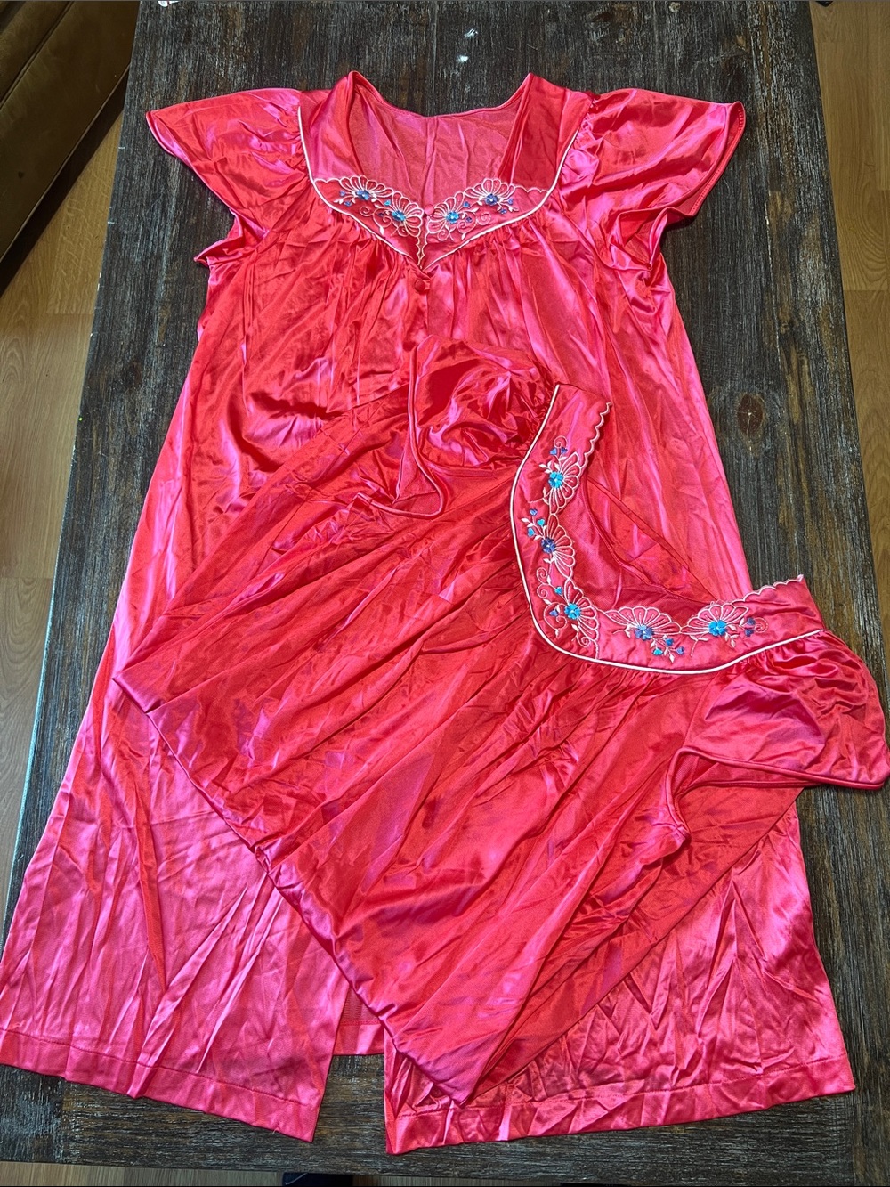Vanity Fair Hot Pink Satin Nightgown and Matching Robe with Floral Embroidery